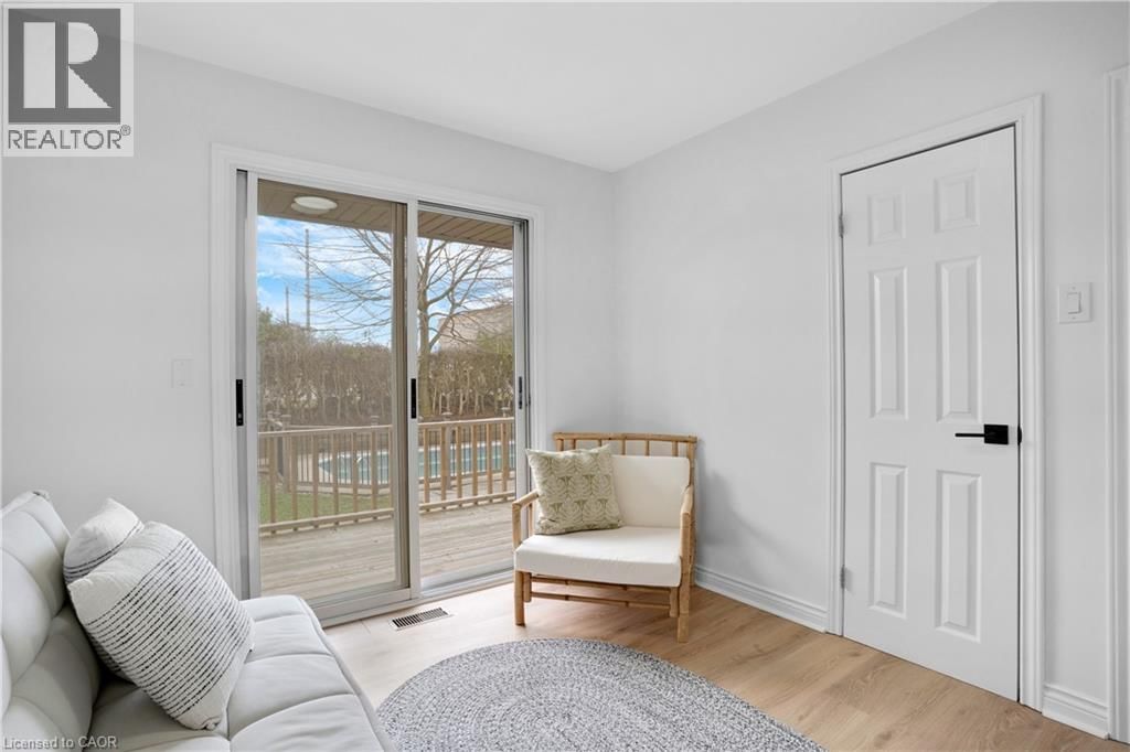 335 SPEEDVALE AVENUE EAST Image 22