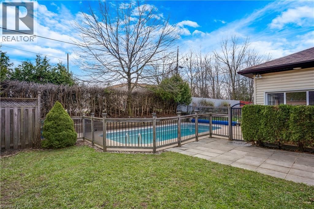 335 SPEEDVALE AVENUE EAST Image 4