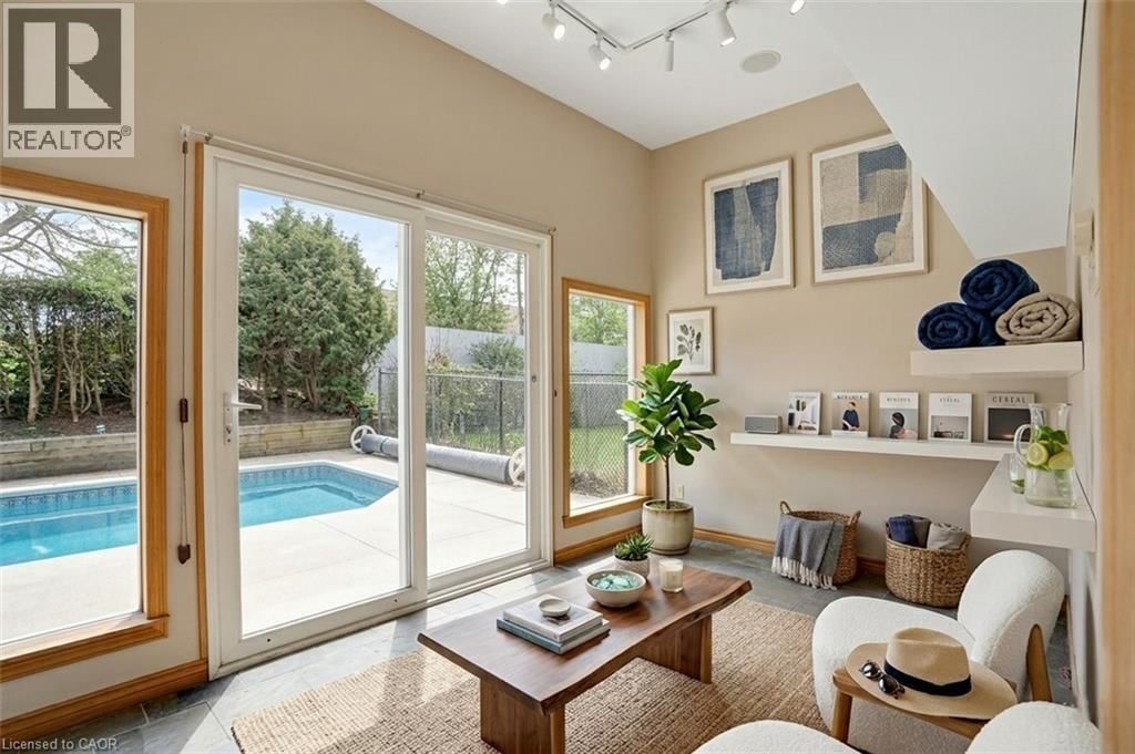 335 SPEEDVALE AVENUE EAST Image 7