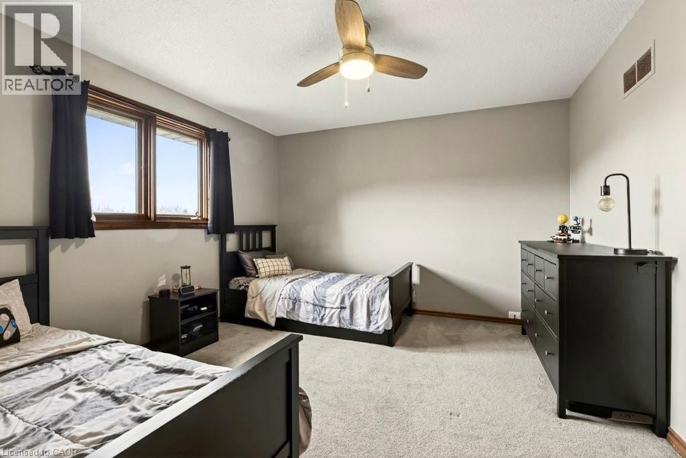 8 WYVIS COURT Image 24