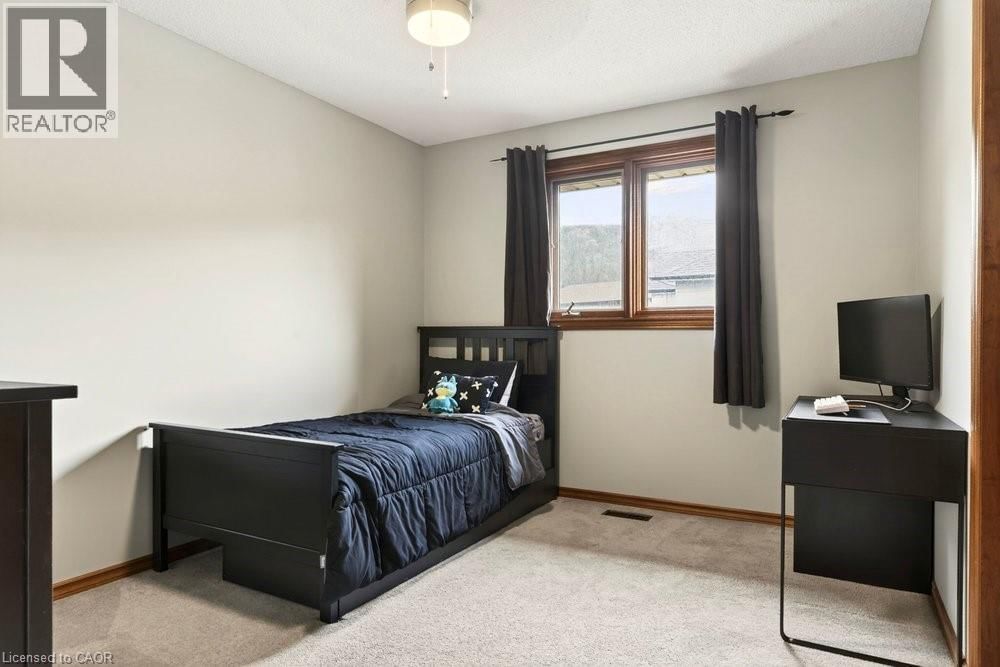 8 WYVIS COURT Image 27