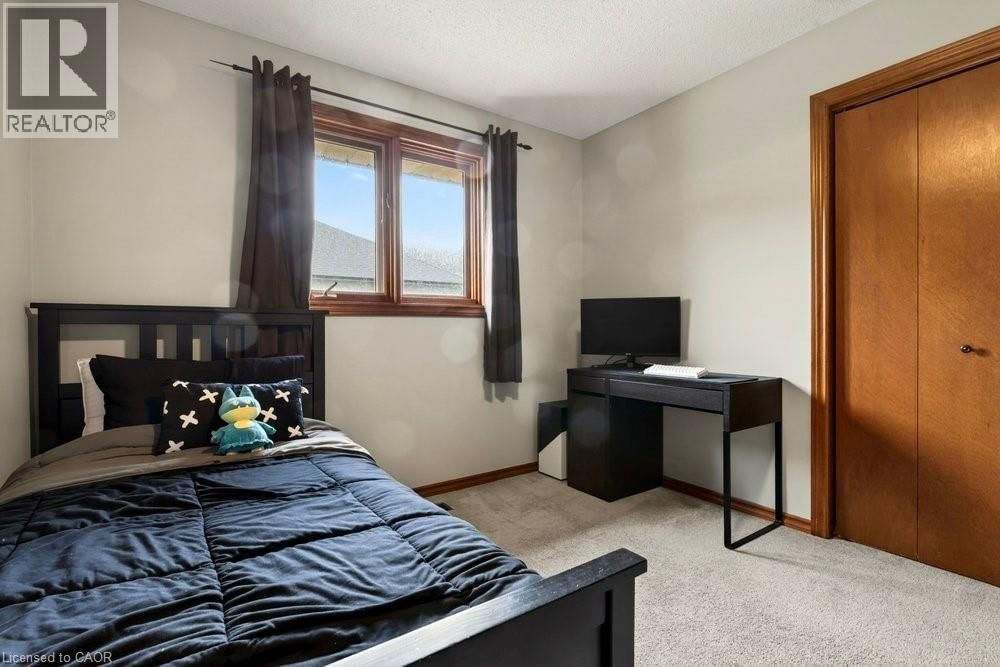 8 WYVIS COURT Image 28