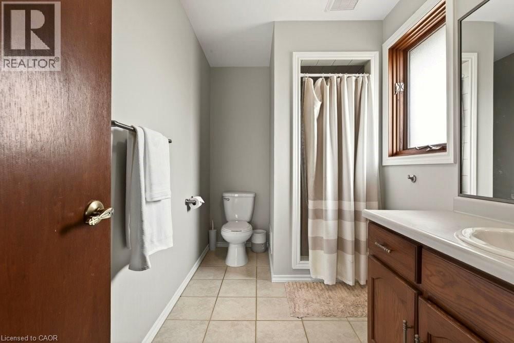 8 WYVIS COURT Image 33