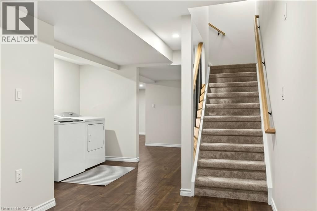 8 WYVIS COURT Image 34