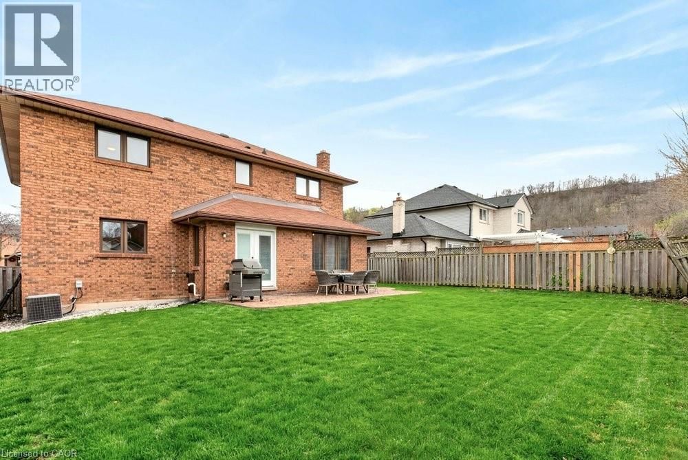 8 WYVIS COURT Image 42