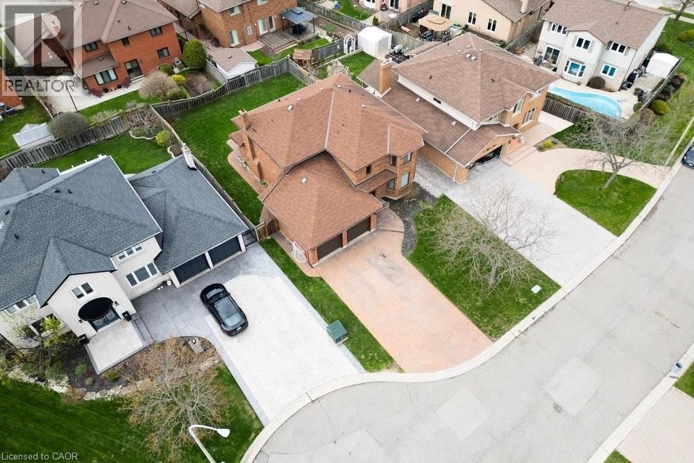 8 WYVIS COURT Image 44