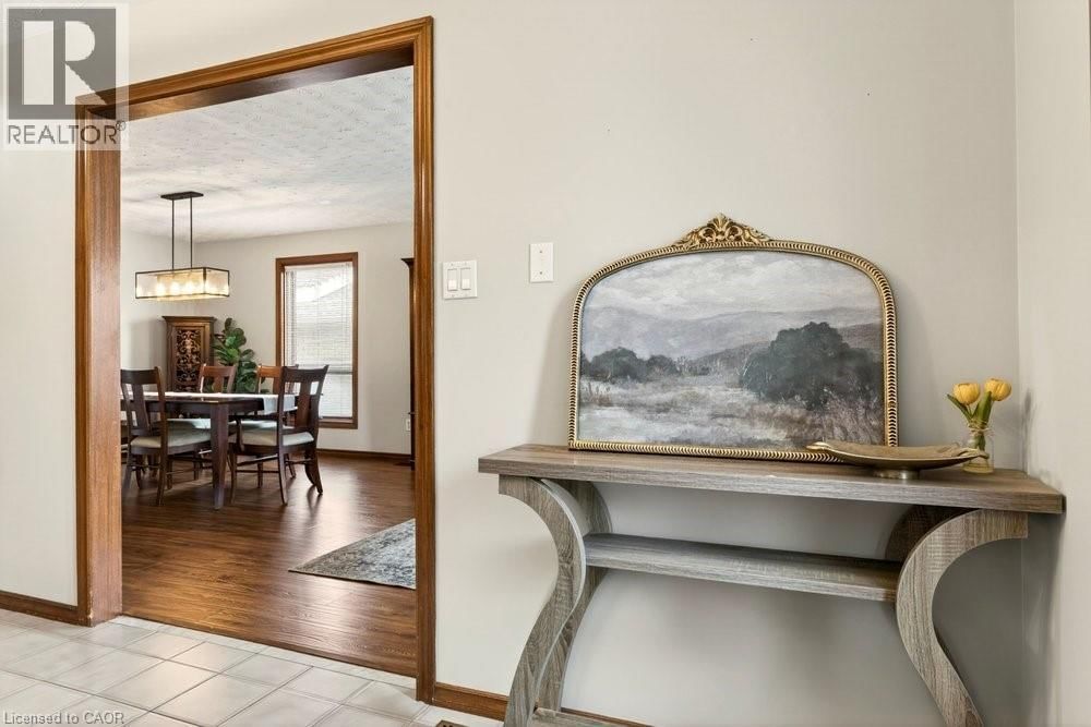 8 WYVIS COURT Image 5