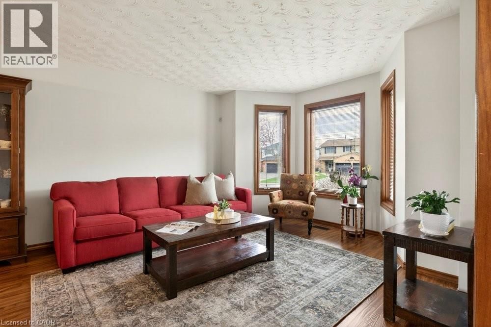 8 WYVIS COURT Image 7