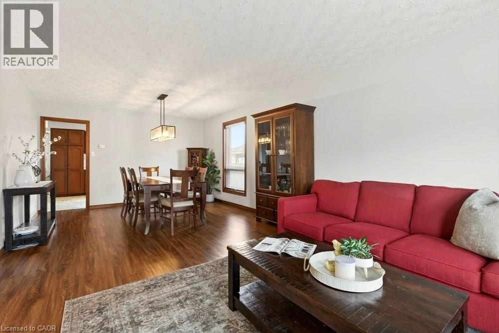 8 WYVIS COURT Image 8