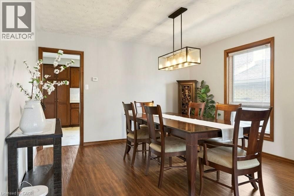 8 WYVIS COURT Image 9