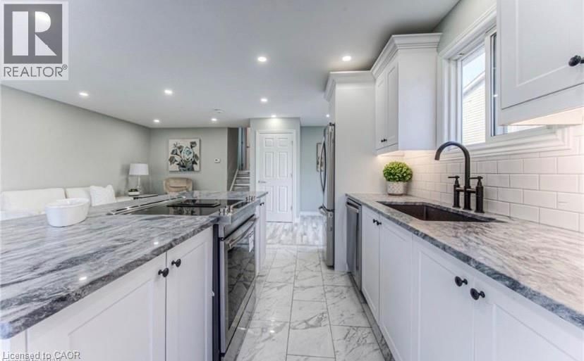 238 NORTHLAKE DRIVE Image 4