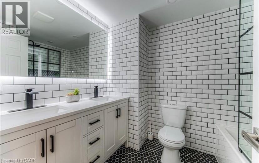 238 NORTHLAKE DRIVE Image 5