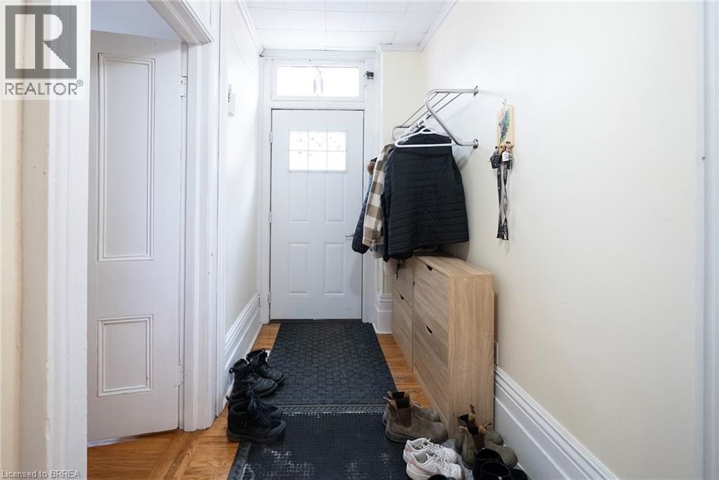 142 GRAND RIVER STREET NORTH Image 16