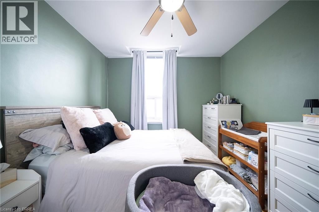 142 GRAND RIVER STREET NORTH Image 20