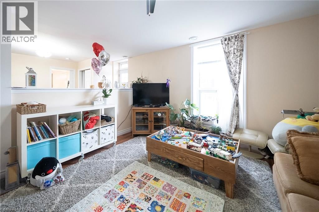 142 GRAND RIVER STREET NORTH Image 25