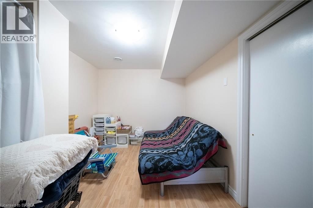 142 GRAND RIVER STREET NORTH Image 27