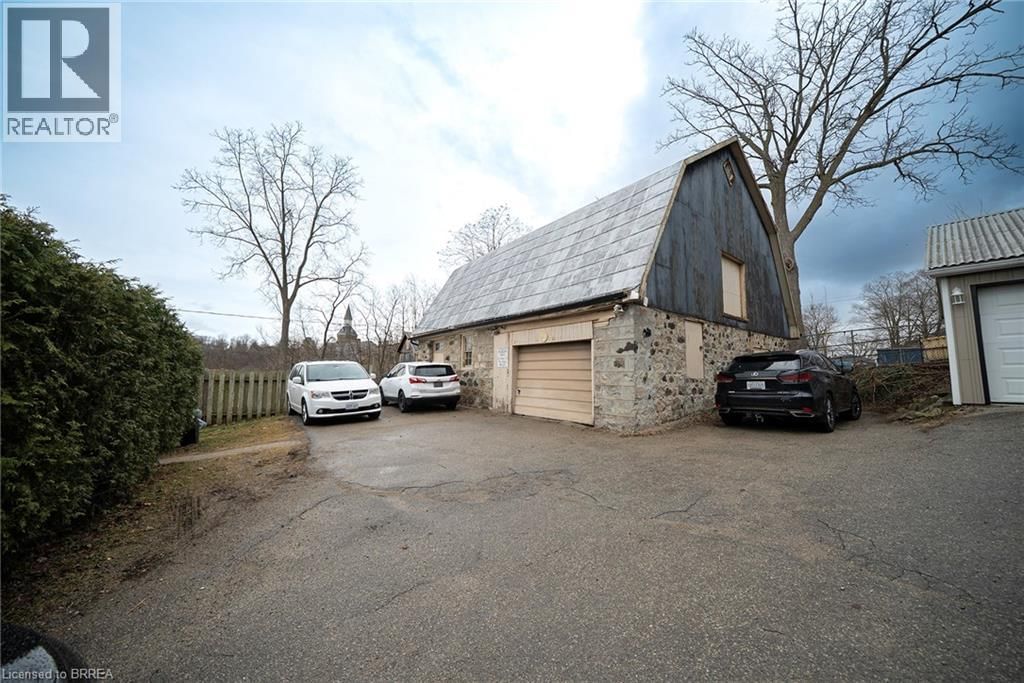 142 GRAND RIVER STREET NORTH Image 31