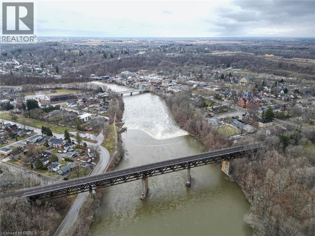 142 GRAND RIVER STREET NORTH Image 38