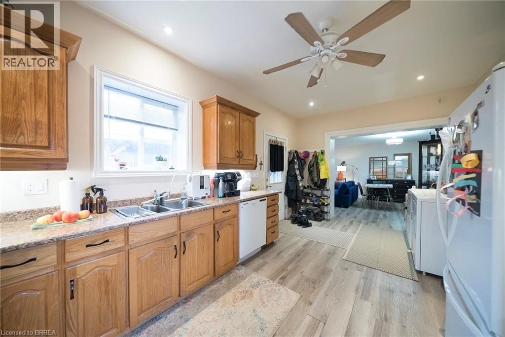 142 GRAND RIVER STREET NORTH Image 7