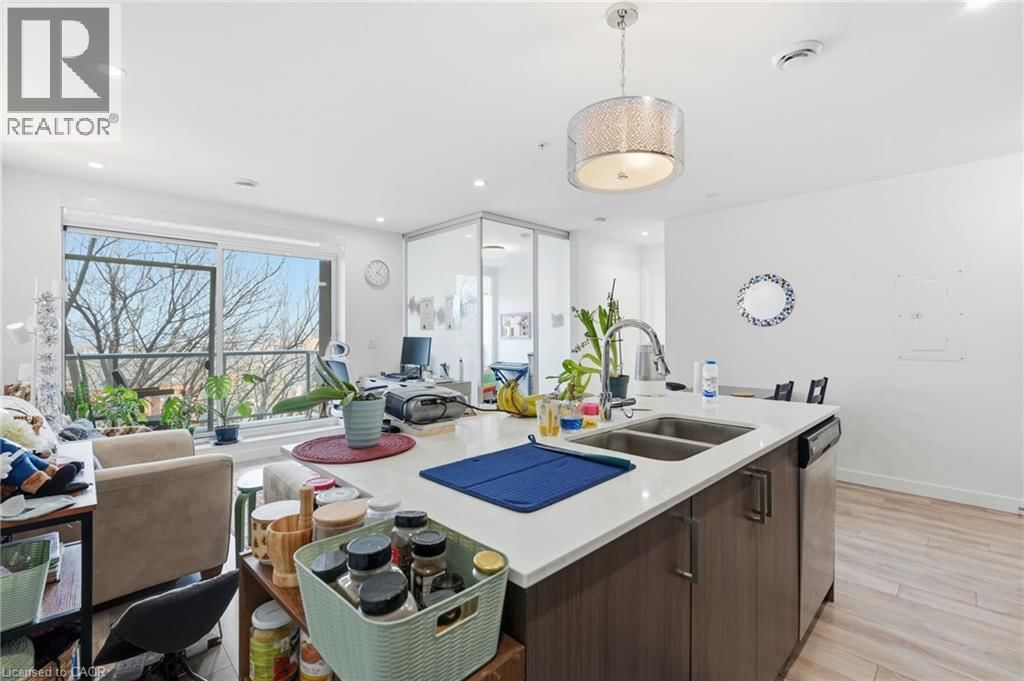 306 - 479 CHARLTON AVENUE EAST Image 8