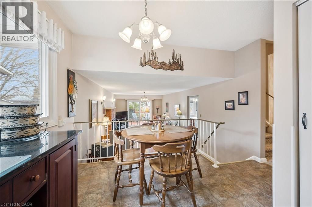 233 LAURENTIAN DRIVE Image 10