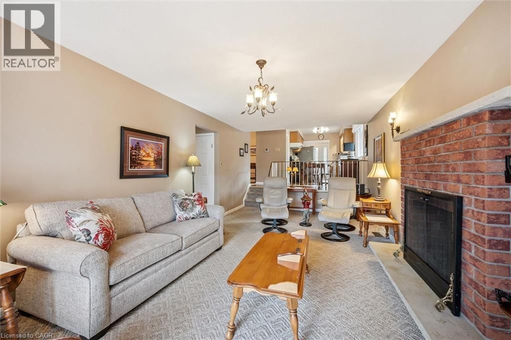 233 LAURENTIAN DRIVE Image 12