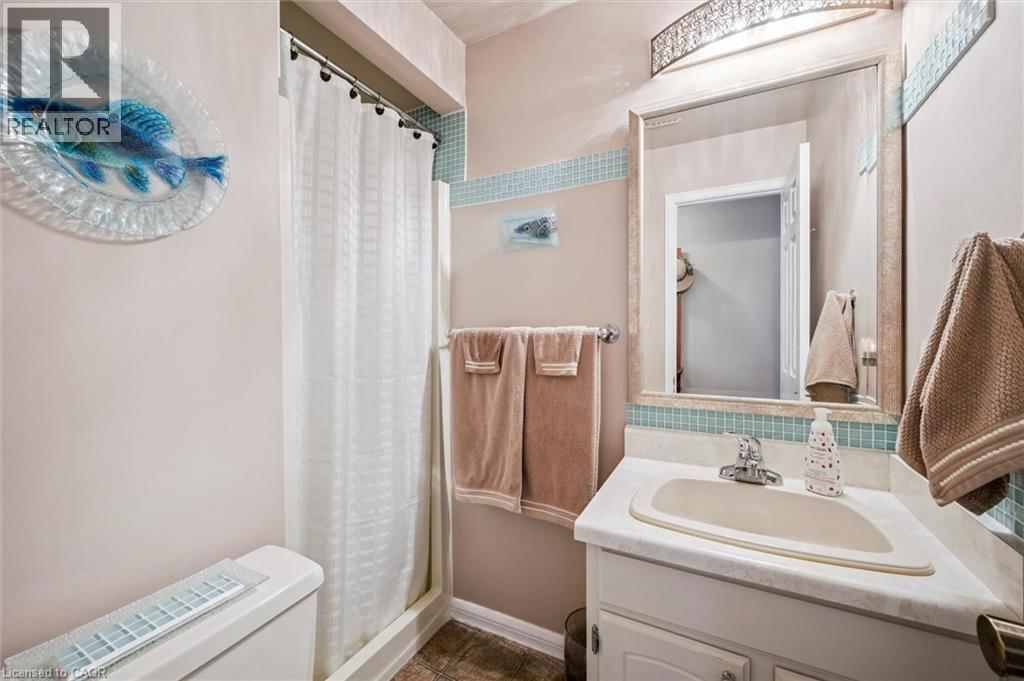 233 LAURENTIAN DRIVE Image 14