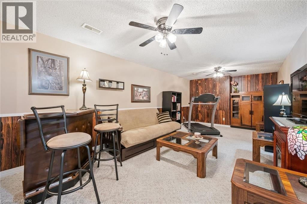 233 LAURENTIAN DRIVE Image 19