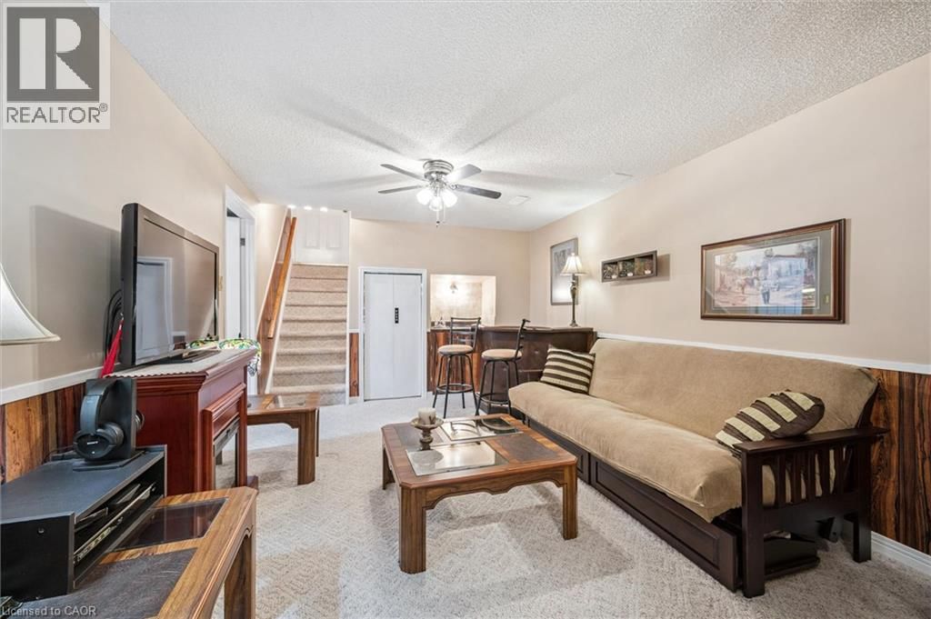 233 LAURENTIAN DRIVE Image 20