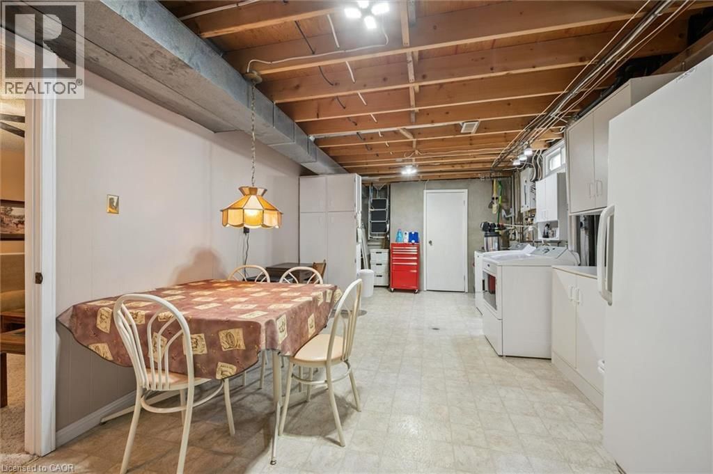 233 LAURENTIAN DRIVE Image 21