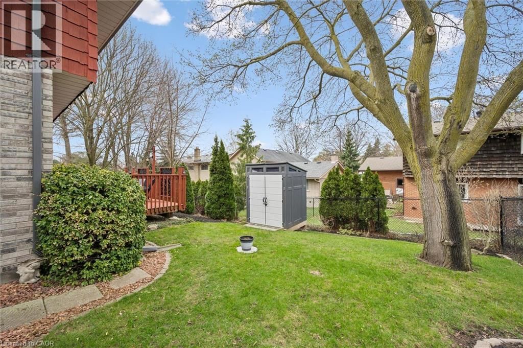 233 LAURENTIAN DRIVE Image 24