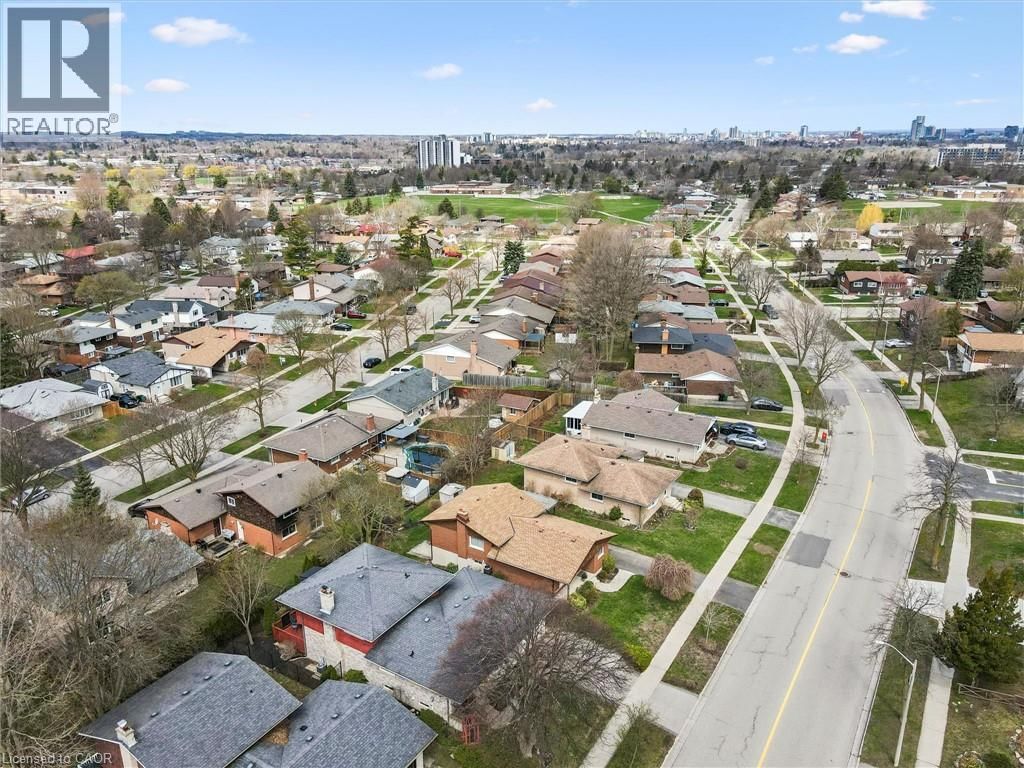 233 LAURENTIAN DRIVE Image 30