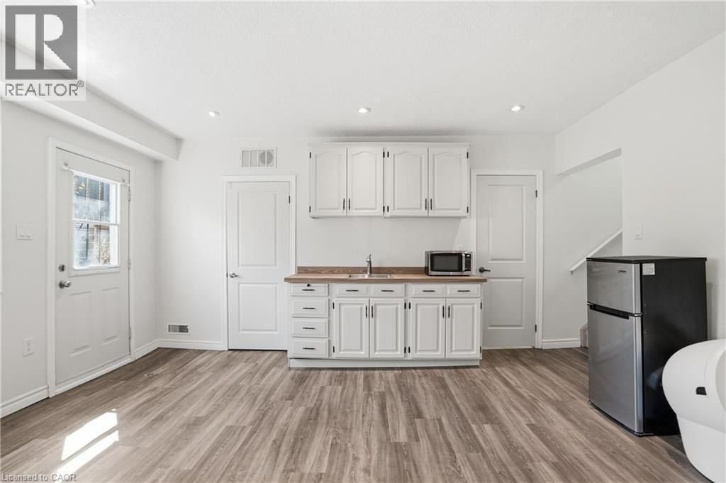 10 - 23 WATSONS LANE Image 10