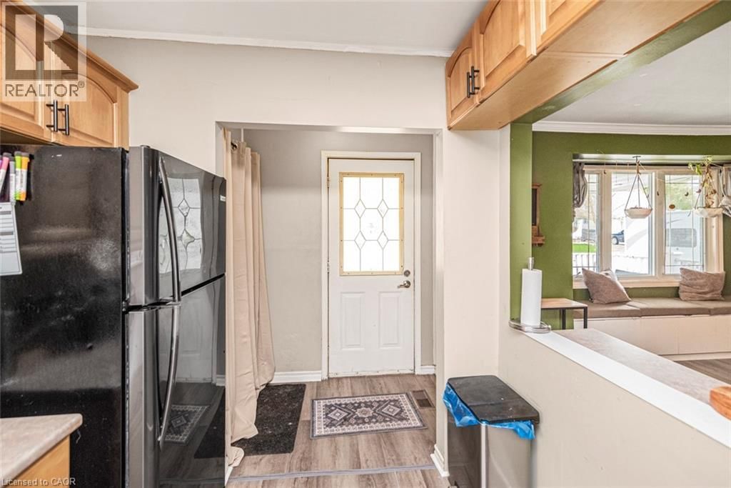 135 GLASSCO AVENUE NORTH Image 10