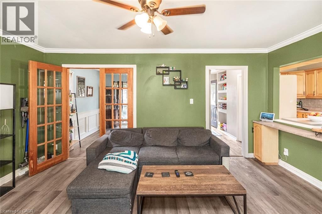 135 GLASSCO AVENUE NORTH Image 12