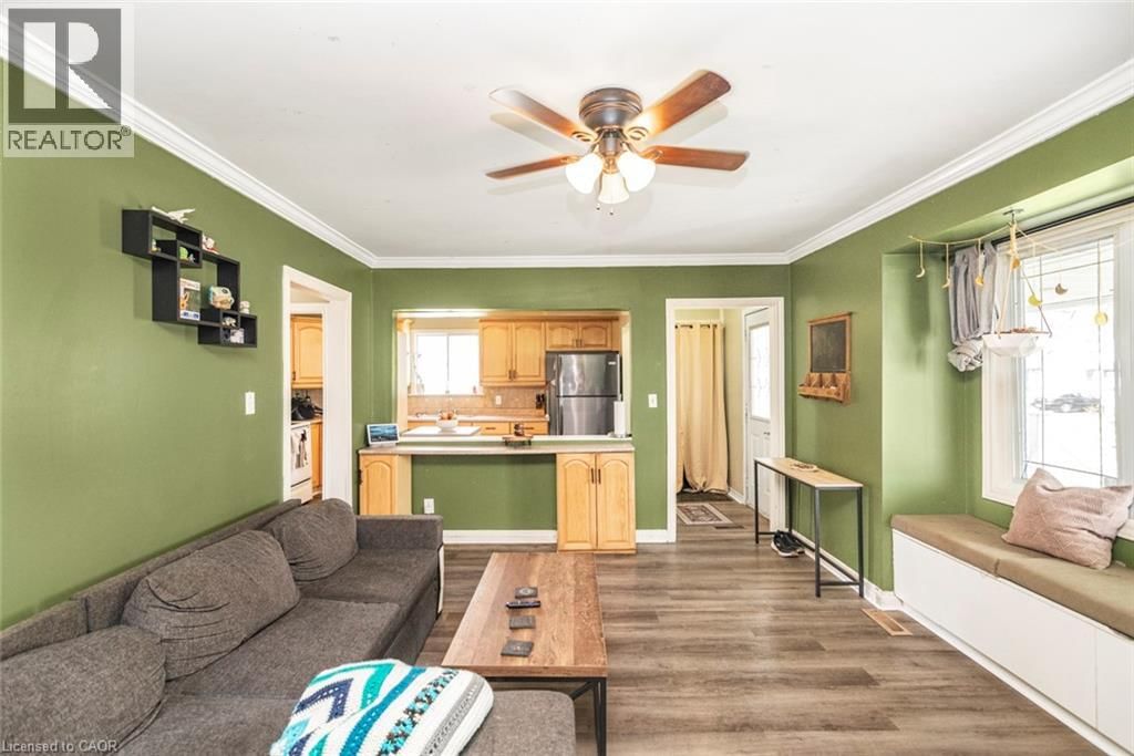 135 GLASSCO AVENUE NORTH Image 13