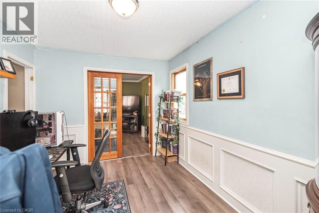 135 GLASSCO AVENUE NORTH Image 16