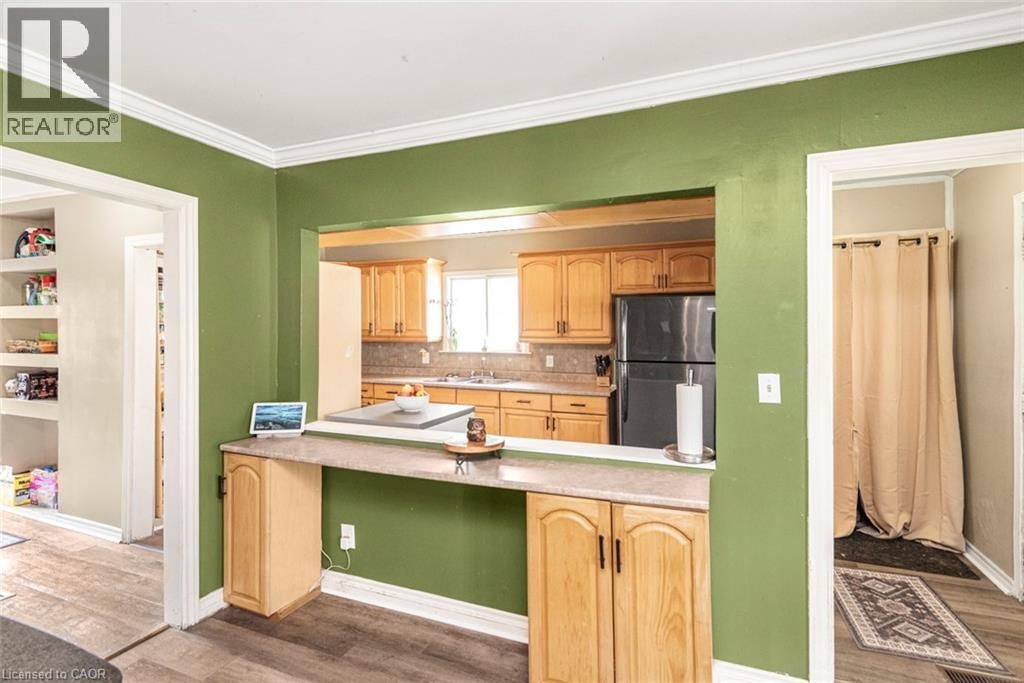 135 GLASSCO AVENUE NORTH Image 19