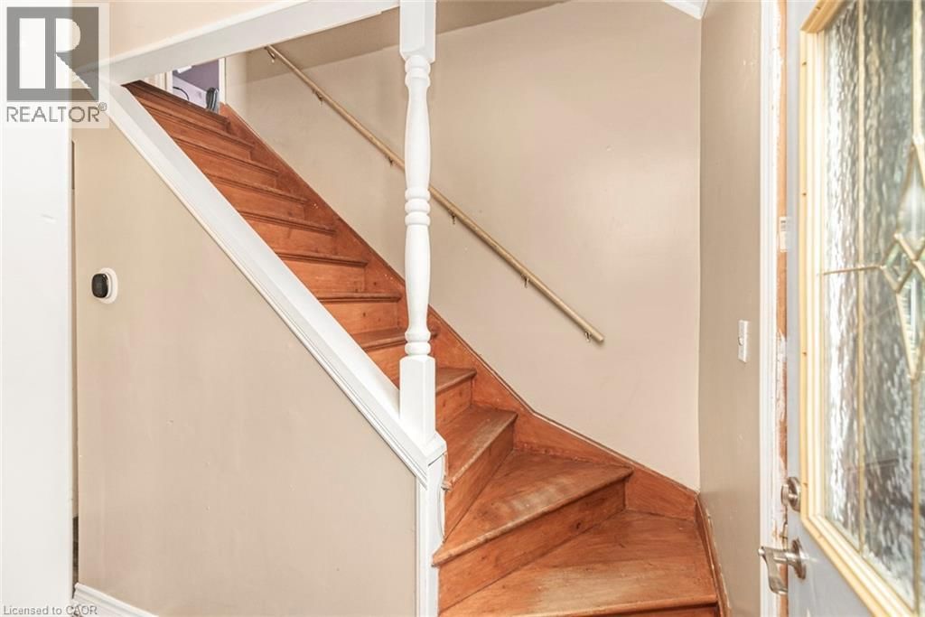 135 GLASSCO AVENUE NORTH Image 24