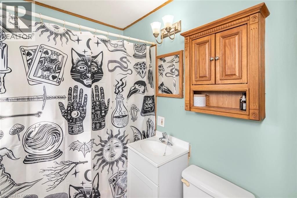 135 GLASSCO AVENUE NORTH Image 31