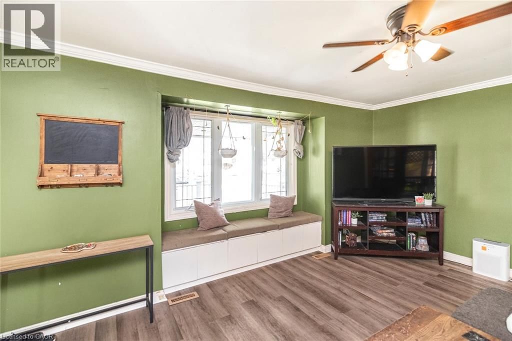 135 GLASSCO AVENUE NORTH Image 37