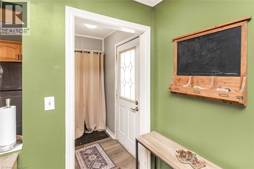 135 GLASSCO AVENUE NORTH Image 9