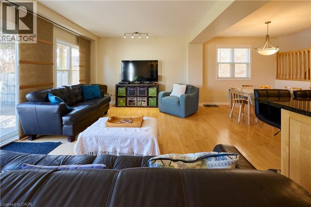 126 SNOWDROP CRESCENT Image 14