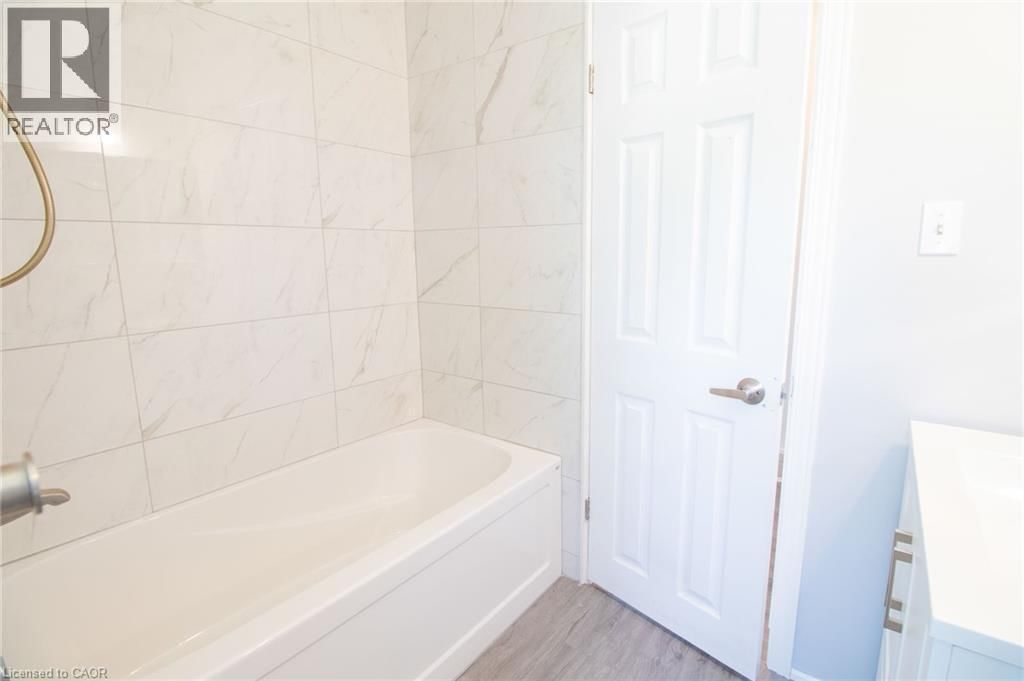 1 - 98 JAMES STREET Image 17