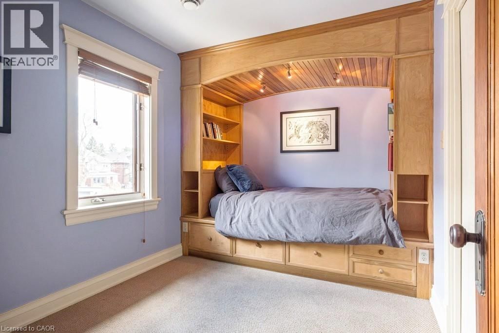 91 PAISLEY AVENUE NORTH Image 34