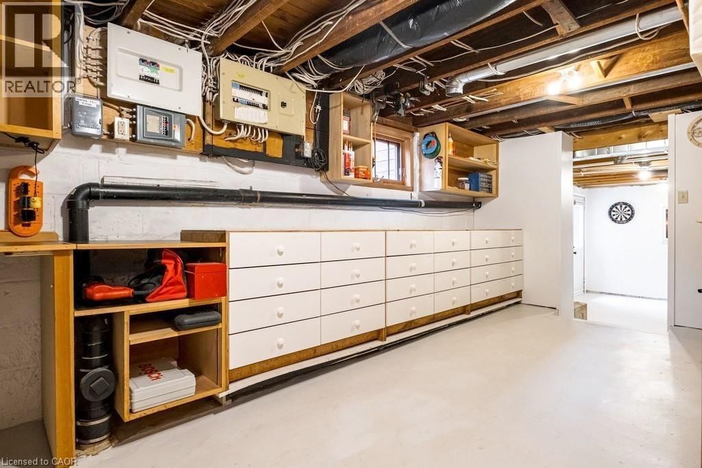 91 PAISLEY AVENUE NORTH Image 39