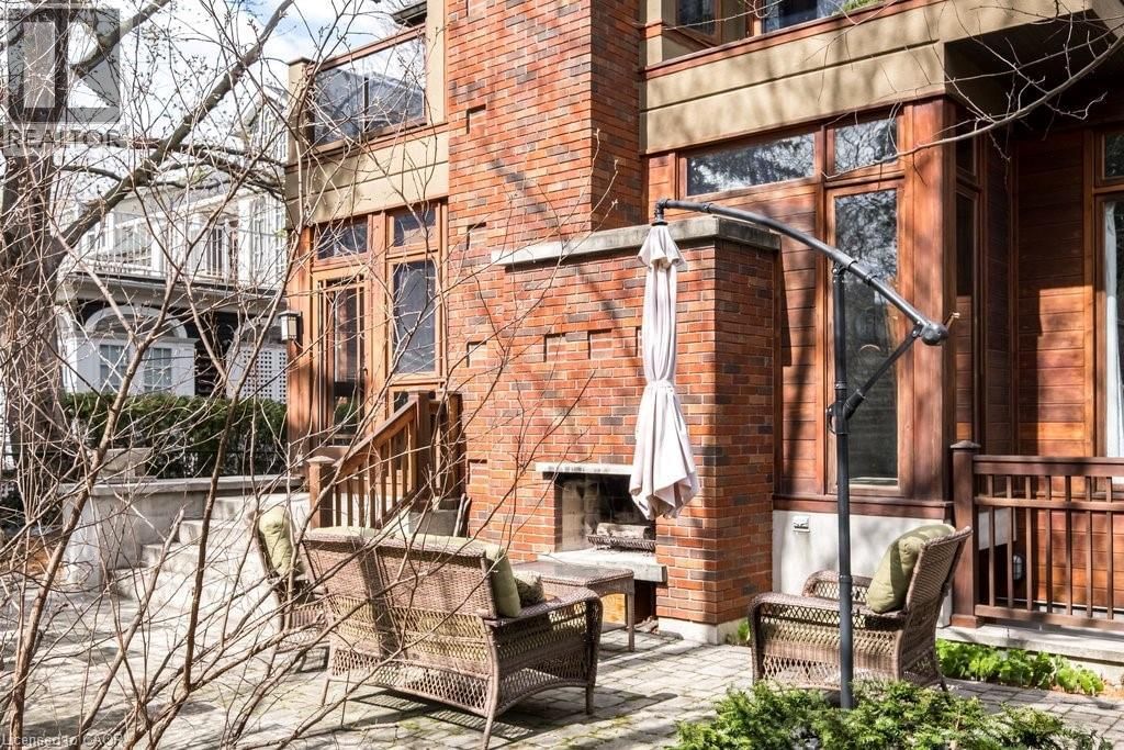 91 PAISLEY AVENUE NORTH Image 44