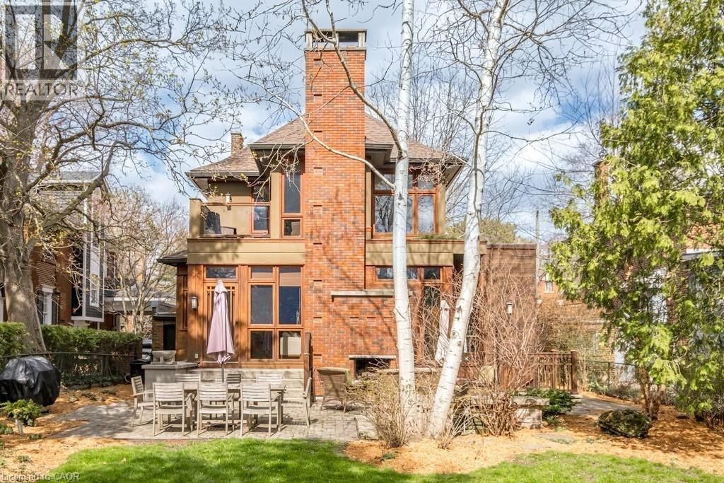 91 PAISLEY AVENUE NORTH Image 47