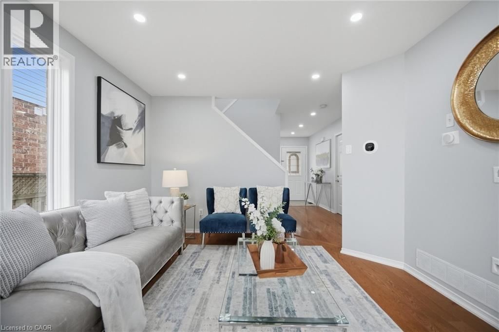 234 COUNTRY CLUB DRIVE Image 11