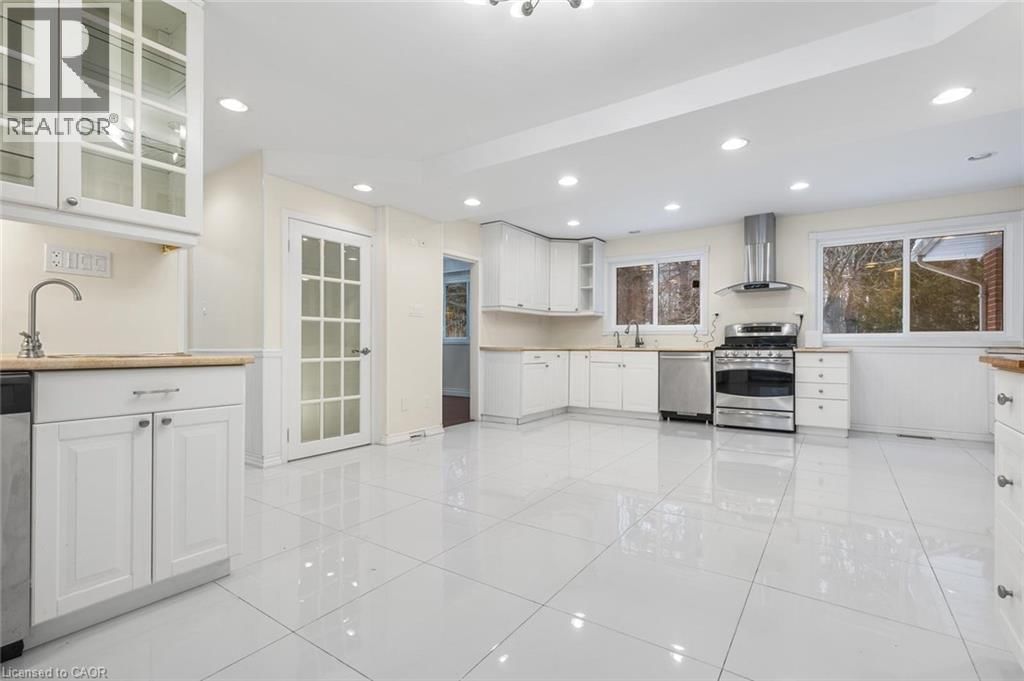 145 WOLFDALE AVENUE Image 11